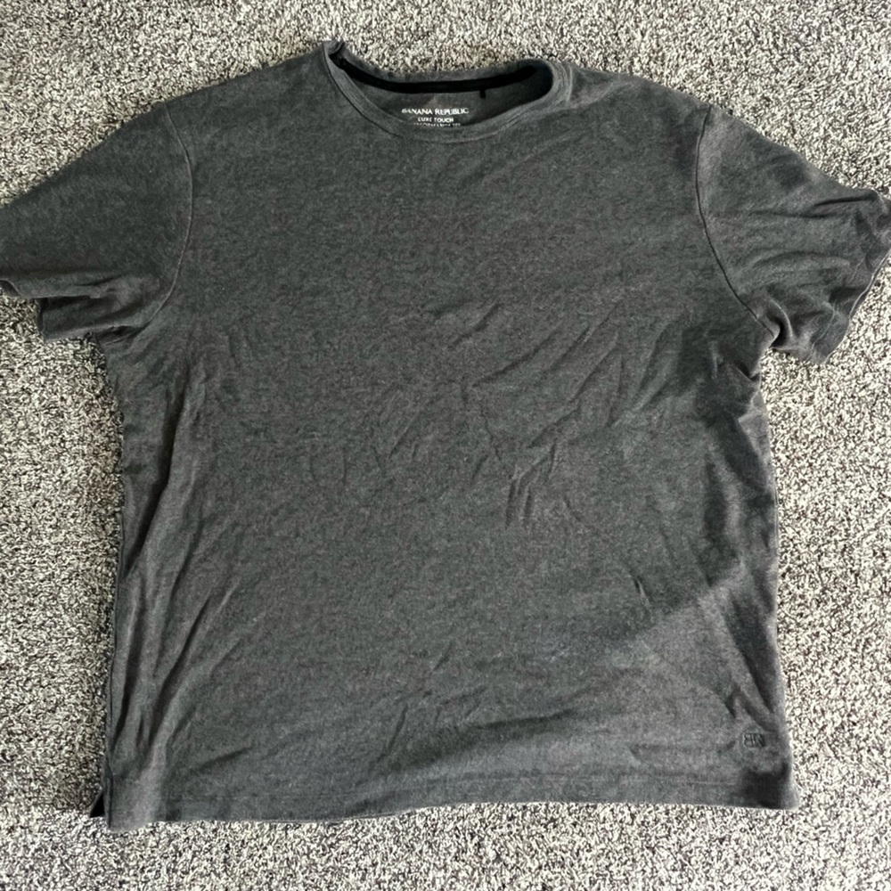 Men’s Banana Republic Heather Gray Performance Tee
